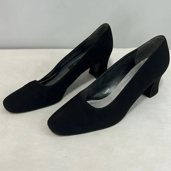 Stuart Weitzman || Black Fabric Square Toe Heels size 7.5 6213999 - Picture 3 of 7